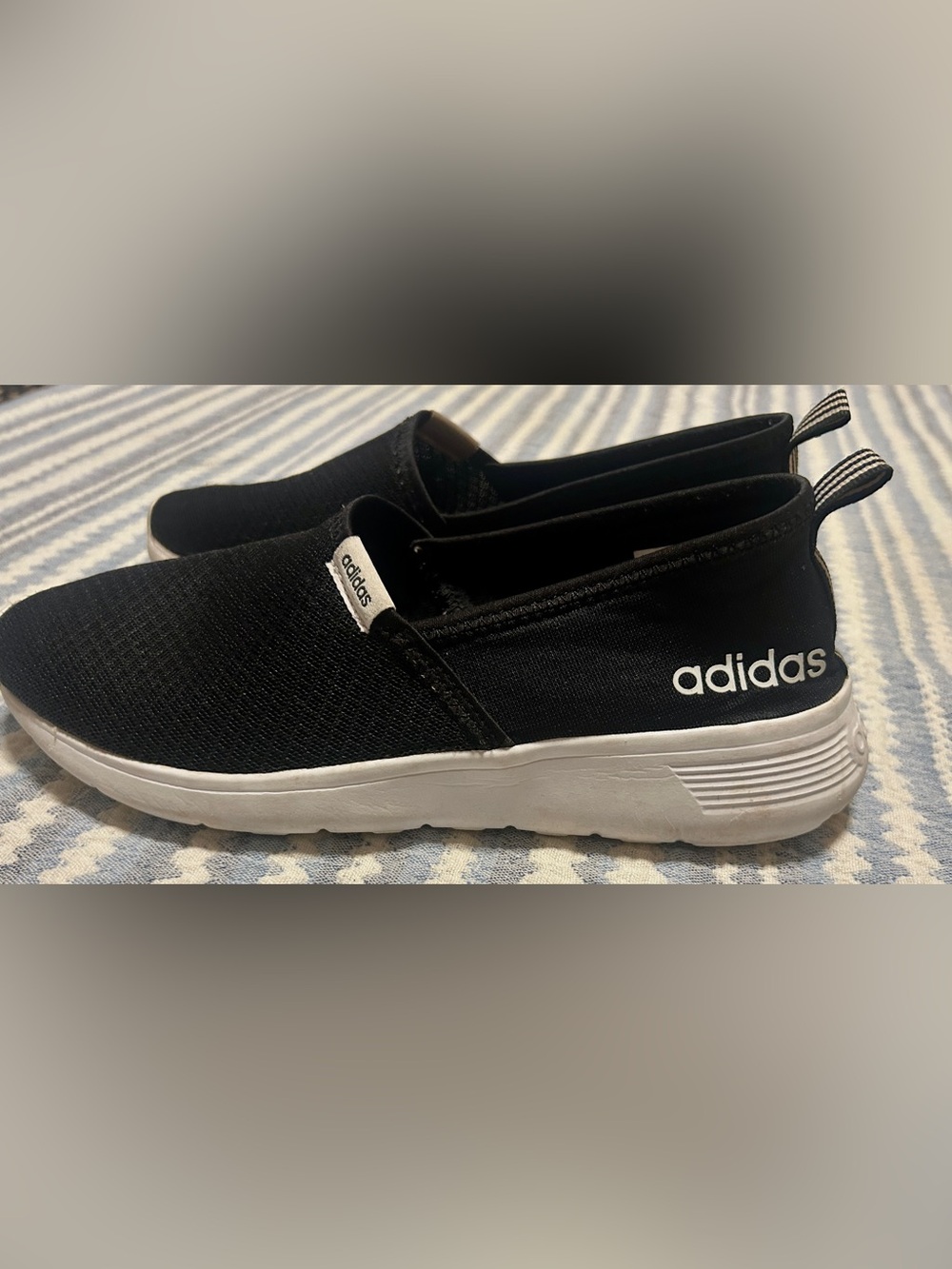 Women’s Adidas Slip-on Sneakers • Size 8